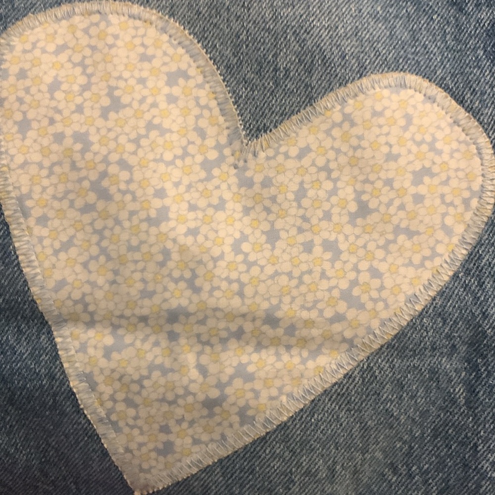 Levi’s 501 heart patch jeans, size 27, tts, like new! - Picture 4 of 12